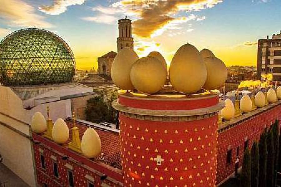 The Dalí Experience – A Cycling Journey Through Art, Vineyards, and the Costa Brava